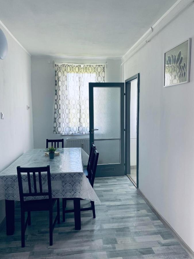 Charles Apartman Balatonfuered Balatonfured Exterior photo