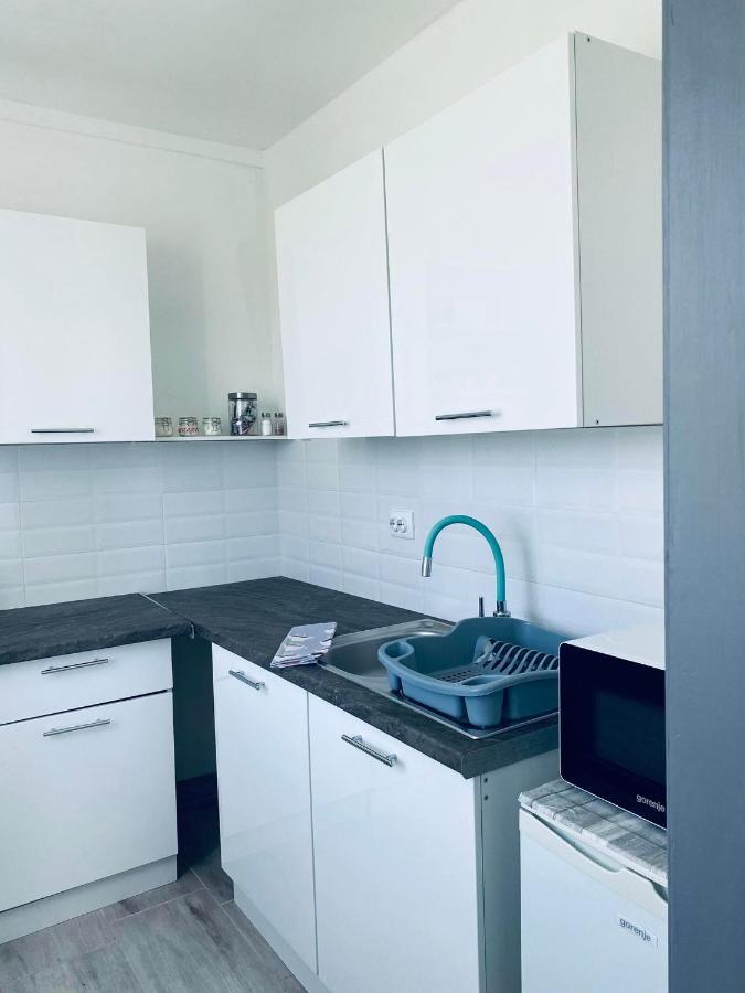 Charles Apartman Balatonfuered Balatonfured Exterior photo